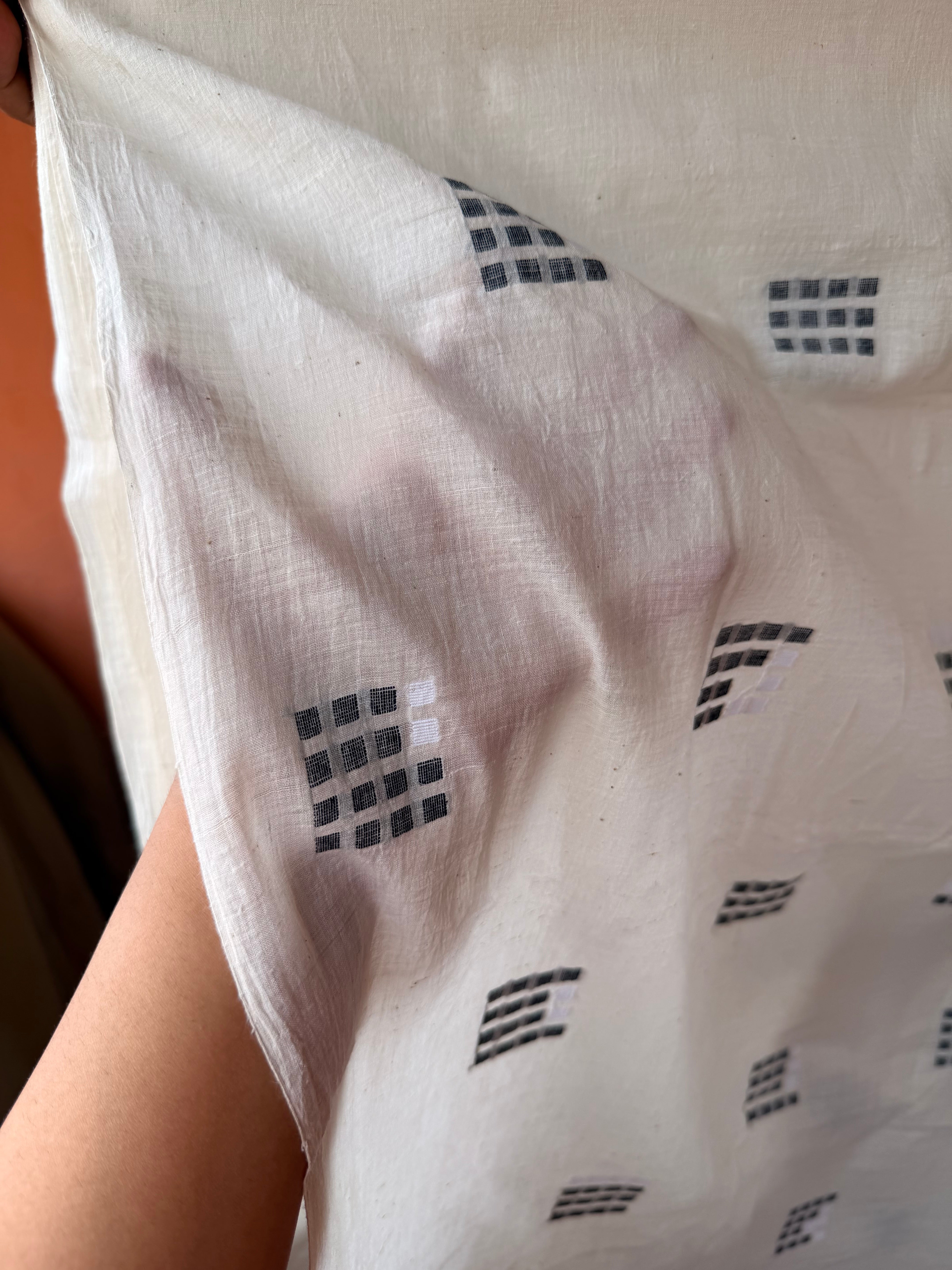 Muslin jamdani 200 counts, dot motifs