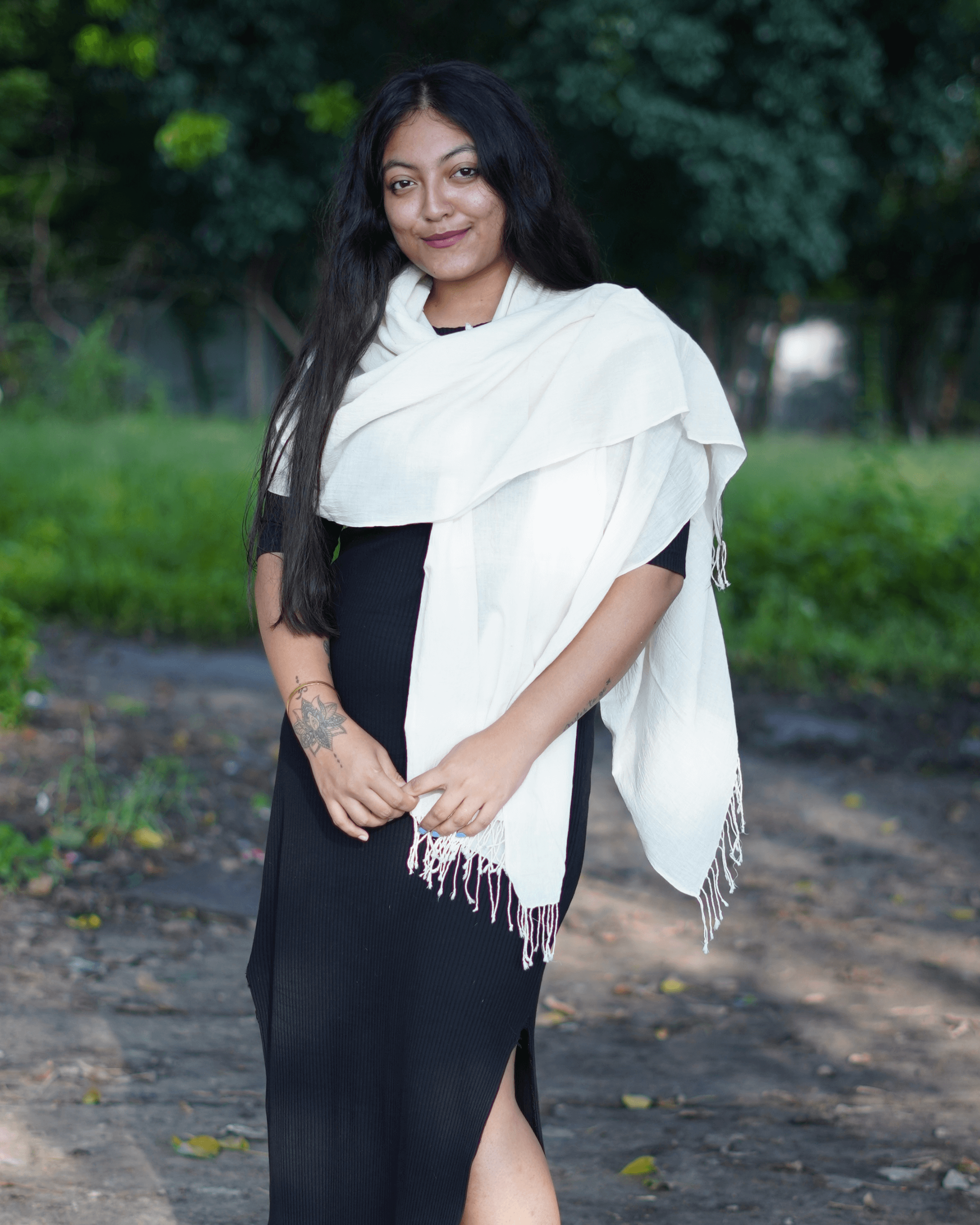 100 counts Muslin Stole