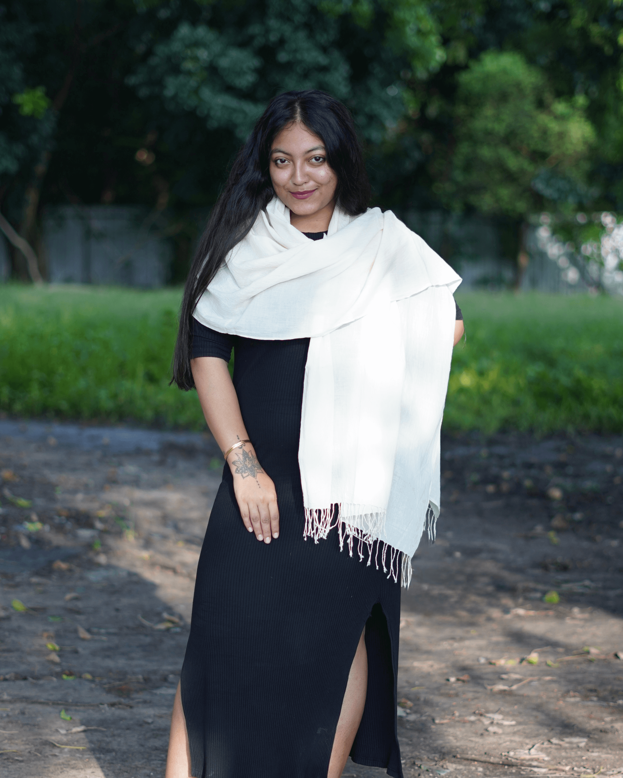 100 counts Muslin Stole